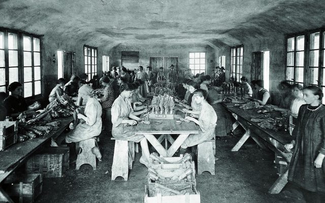 la fabbrica dimenticata ssu rai storia, passato e presente Paolo Mieli